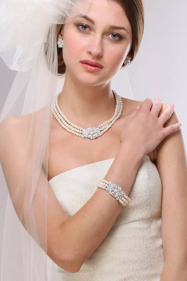 Women's  bridal/evening/formal Pearls jewelry set