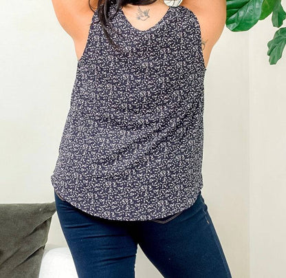 Women’s plus size sleeveless floral print top